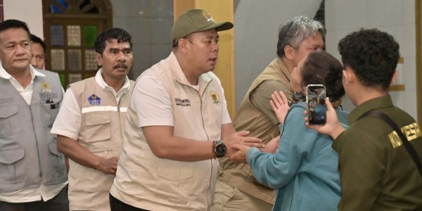 Waka DPR Cucun Ahmad Syamsurijal Salirkan Bantuan Bencana Sumatera 15 To