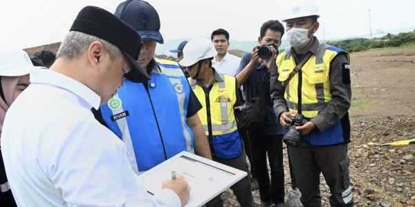 Susuri Jalur Darat Surabaya-Banyuwangi, Menhub Dudy Pastikan Kesiapan Nataru di Jatim