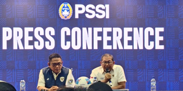 PSSI Akui Tersisa Dua Nama Calon Pelatih Timnas Indonesia, Giovanni Van Bronckhorst dan John Herdman? 