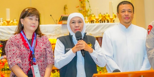Gubernur Khofifah Bersama Forkopimda Jatim Tinjau Gereja Pastikan Ibadah Berjalan Aman