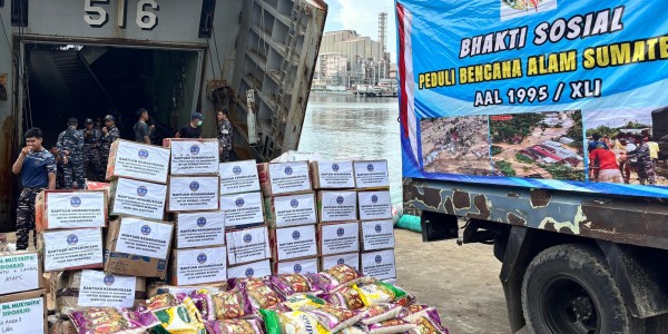 KRI Teluk Banten-516 Hadir Membawa Harapan di Lhokseumaw