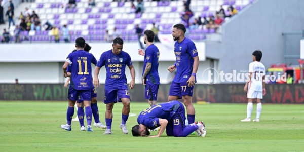 FOTO: Persita Bungkam Pemuncak Klasemen Borneo FC 2-0 di Tangerang