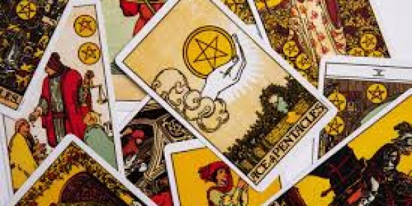 Membaca Fenomena Tarot di Kalangan Generasi Z dari Perspektif Psikologi