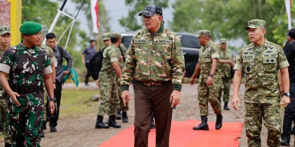 Menhan Tinjau Yonif TP 877/Biinmaffo, Dorong Profesionalisme dan Ketahanan Prajurit Perbatasan