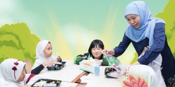 Hari Gizi Nasional, Gubernur Khofifah Komitmen Perkuat Gizi Masyarakat Lewat Jatim Sehat