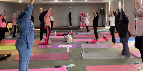 Kolaborasi Dafam Pacific Caesar dan Artotel Wanderlust Hadirkan Mat Pilates Experience