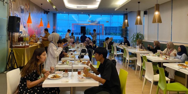 Hadirkan Nuansa Pulang Kampung, Zest Jemursari Tawarkan Iftar Bertema Minangkabau