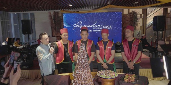 MaxOne Hotel Dharmahusada Surabaya Tawarkan Iftar Timur Tengah Berhadiah Tiket Umrah