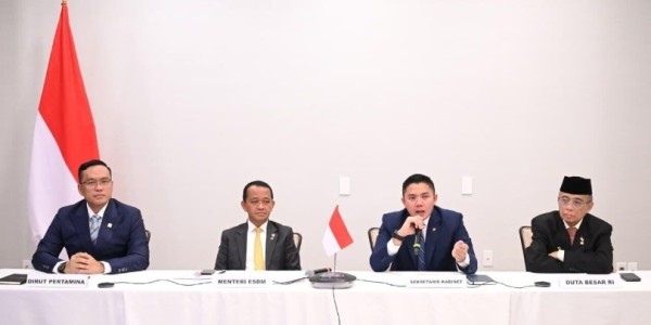 Seskab Teddy: Diplomasi Prabowo Turunkan Tarif dari 32 Persen Jadi 19 Persen