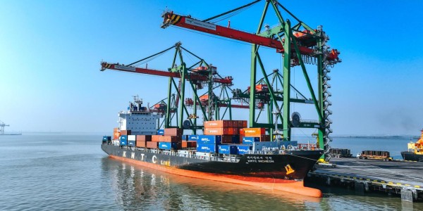 Awal Tahun Mengesankan, Arus Petikemas Terminal Teluk Lamong Tumbuh Sembilan Persen