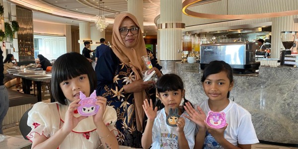 Peringati Hari Peduli Sampah Nasional, Sheraton Surabaya Gelar Lokakarya Seni Gipsum untuk Anak