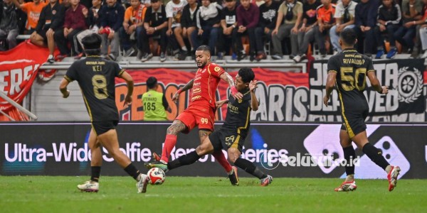 FOTO: Persija Ditahan Imbang Borneo FC 2-2 di JIS