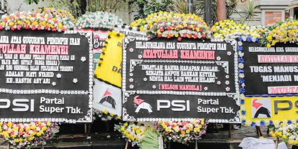 PSI Kirim 100 Karangan Bunga  Duka atas Gugurnya Ayatullah Ali Khameini
