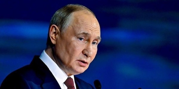 Putin Telepon Presiden Iran, Desak Penghentian Permusuhan di Timur Tengah
