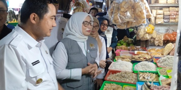 Pastikan Pangan Aman saat Ramadan, Komisi IX DPR RI Turun Langsung ke Pasar Depok Jaya