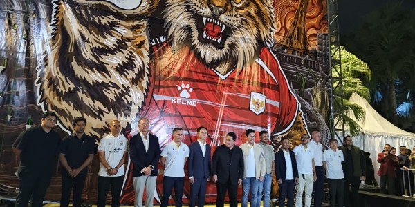 John Herdman Sebut Jersey Baru Timnas Indonesia Besutan Kelme Fantastis