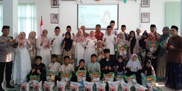 Bukber Ramadan di Cisalak Depok, Puluhan Anak Yatim Terima Santunan