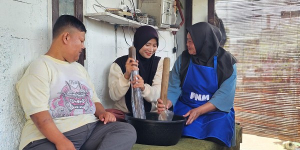Semangat Tanpa Batas dalam Keterbatasan, Ibu Irma dan Jejak Pemberdayaan Disabilitas Melalui PNM Mekaar.