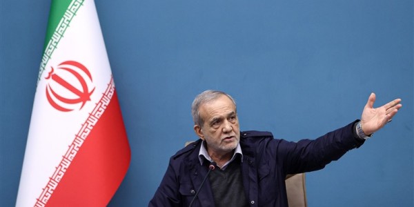 Presiden Iran Ingatkan Negara-Negara Tetangga Jangan Bantu Agresi AS-Israel