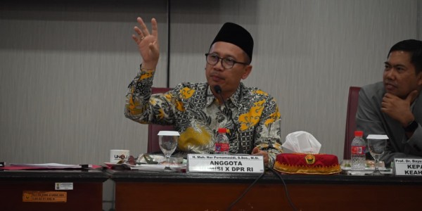 DPR Inisiasi RUU Pendidikan Nasional, Satukan Tiga Undang-Undang untuk Atasi Krisis Pendidikan