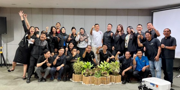 Mantan Awak Kapal Pesiar, Muhamad Muamar Khadafi Kini Nahkodai Dafam Pacific Caesar Surabaya
