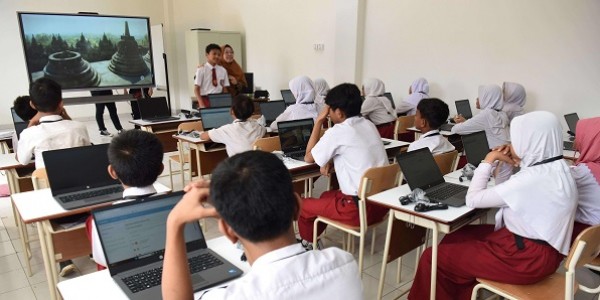 Wamensos Tekankan Monev Ketat Sekolah Rakyat, Soroti Peran Penting Wali Asuh