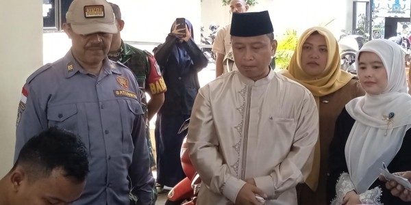 Supian Suri Tinjau Pembagian Sembako di Depok Jaya, Pastikan Proses Berjalan Lancar