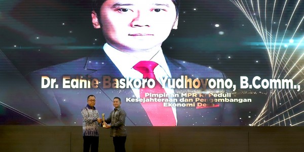 Raih KWP Award, Ibas Berkomitmen Terus Kawal Pengembangan Ekonomi Pedesaan