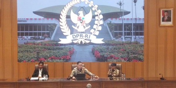 Hadapi Dunia Tak Pasti, Ujang Komarudin Tekankan Stabilitas Politik sebagai Kunci Ketahanan Indonesia
