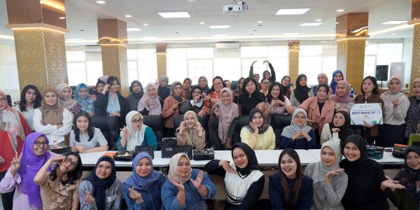 TPS Rayakan Hari Kartini Lewat Program Pengembangan Diri Pekerja Perempuan