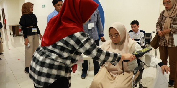 UNAIR Fasilitasi Peserta Disabilitas Ikuti UTBK, 22 Orang Berjuang Raih Kampus Impian
