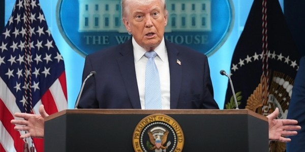 Trump Ungkap Insiden Penembakan di Acara White House: Petugas Selamat, Tersangka Ditangkap