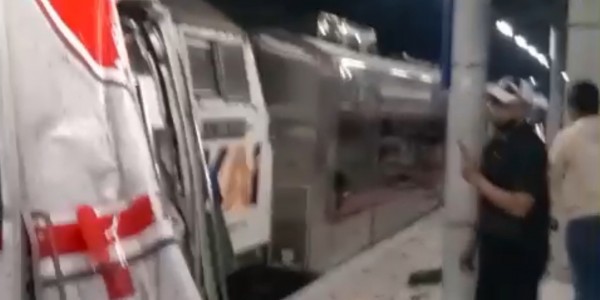 Insiden Tabrakan Kereta Di Stasiun Bekasi Timur, KAI Minta Maaf