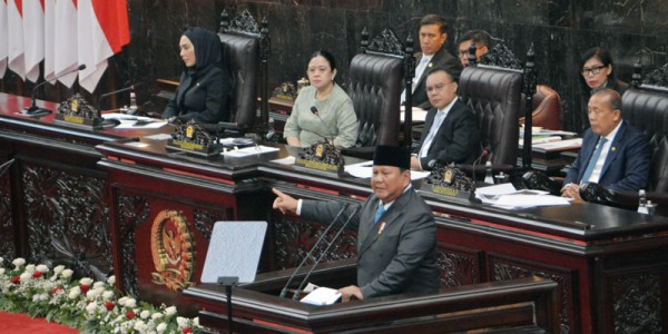 Presiden Prabowo Sampaikan KEM Dan PPKF Dalam Paripurna DPR
