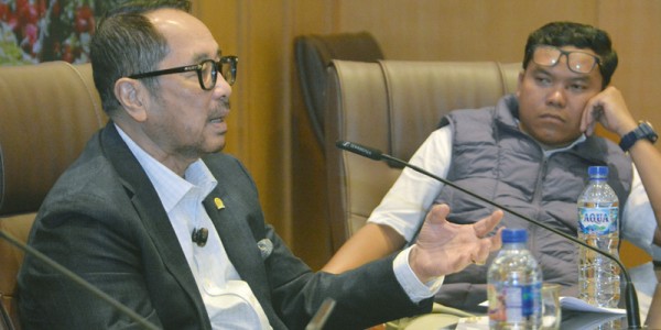Diskusi Stategi Memperkuat Ekonomi Di Tangan Kondisi Geopolitik