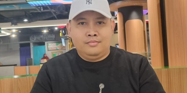 Mengayuh Ekonomi Biru