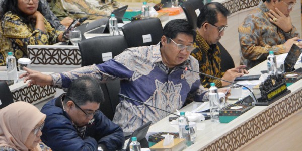 Menteri Perumahan dan Kawasan Permukiman (PKP) Raker Dengan Komisi V DPR