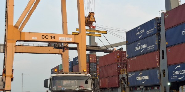 TPS Kembali Layani Ekspor Locomotive Platform PT INKA ke Australia