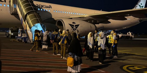 Kloter 1 Jamaah Haji 2026 Tiba di Bandara Juanda