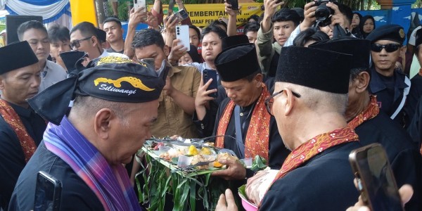 Hadiri Hajat Bumi Kramat Ganceng, Wawalkot Depok Apresiasi Komitmen Warga Jaga Tradisi