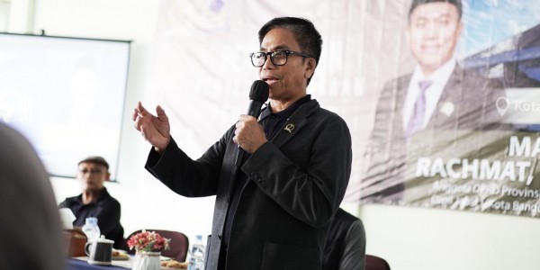 Kang Rachmat Tekankan Pentingnya Pengawasan Program Prakarsa RW
