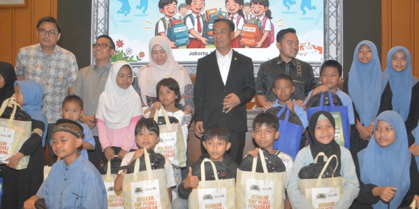 Dorong Semangat Belajar Anak, KWP Salurkan Ribuan Paket Alat Tulis Menjelang Masuk Sekolah