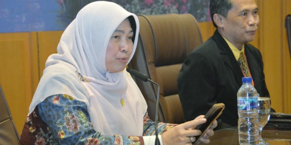 Dialektika Demokrasi dengan tema "Menata Masa Depan: Transformasi Pendidikan Indonesia untuk Generasi Emas"