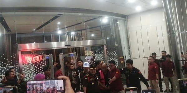 Kejagung Geledah Kantor dan Kediaman Tersangka Kasus Korupsi MBG
