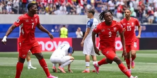 Joker Murat Yakin Jadi Pembeda, Swiss Hancurkan Bosnia 4-1 dan Kuasai Puncak Grup B