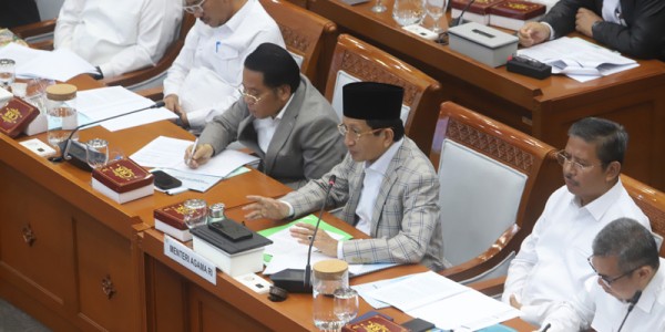 Komisi VIII DPR Raker Dengan Menteri Agama