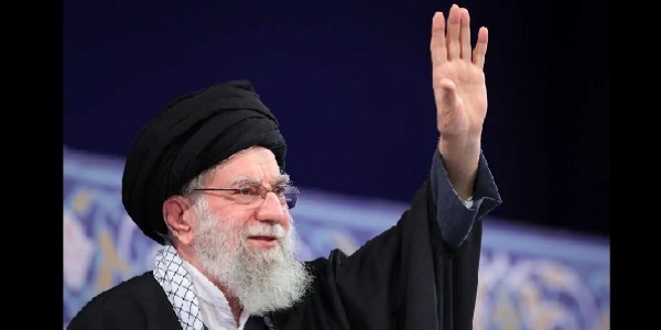 Jutaan Orang Hadiri Prosesi Pemakaman Ayatollah Ali Khamenei