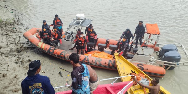 Kolaborasi Kodaeral XI Bersama Tim SAR Merauke Berhasil Temukan Korban Jatuh di Sungai Maro