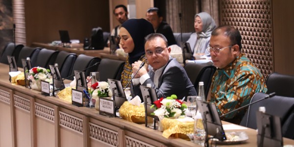 Rakor Pimpinan DPR Dengan Pemerintah Bahas Percepatan Perpres Ojol.