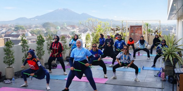 Atria Hotel Malang Tawarkan Pengalaman Staycation dengan Kolam Renang Outdoor Berlatar Pegunungan